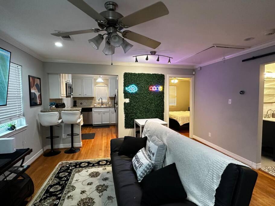 Townhouse Near Midtown Houston Exterior photo